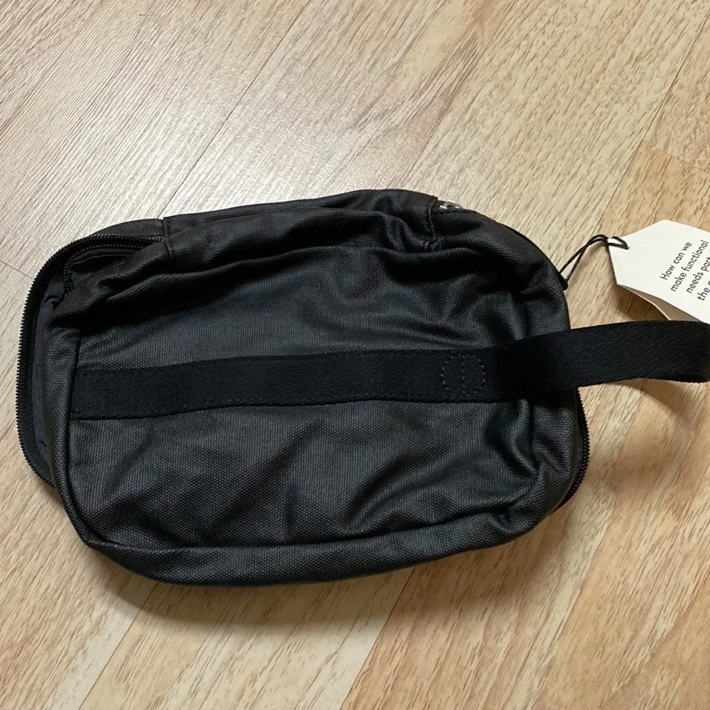 NWT QWSTION Toiletry Kit - Organic Jet Black
